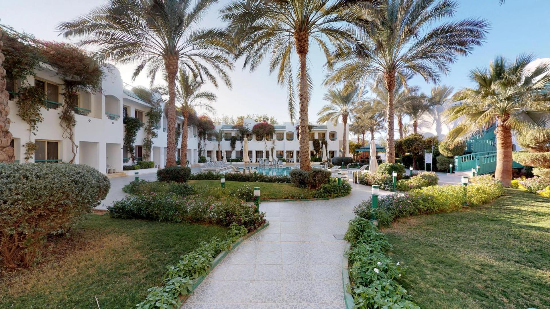 Falcon Hills Hotel - Photo 21