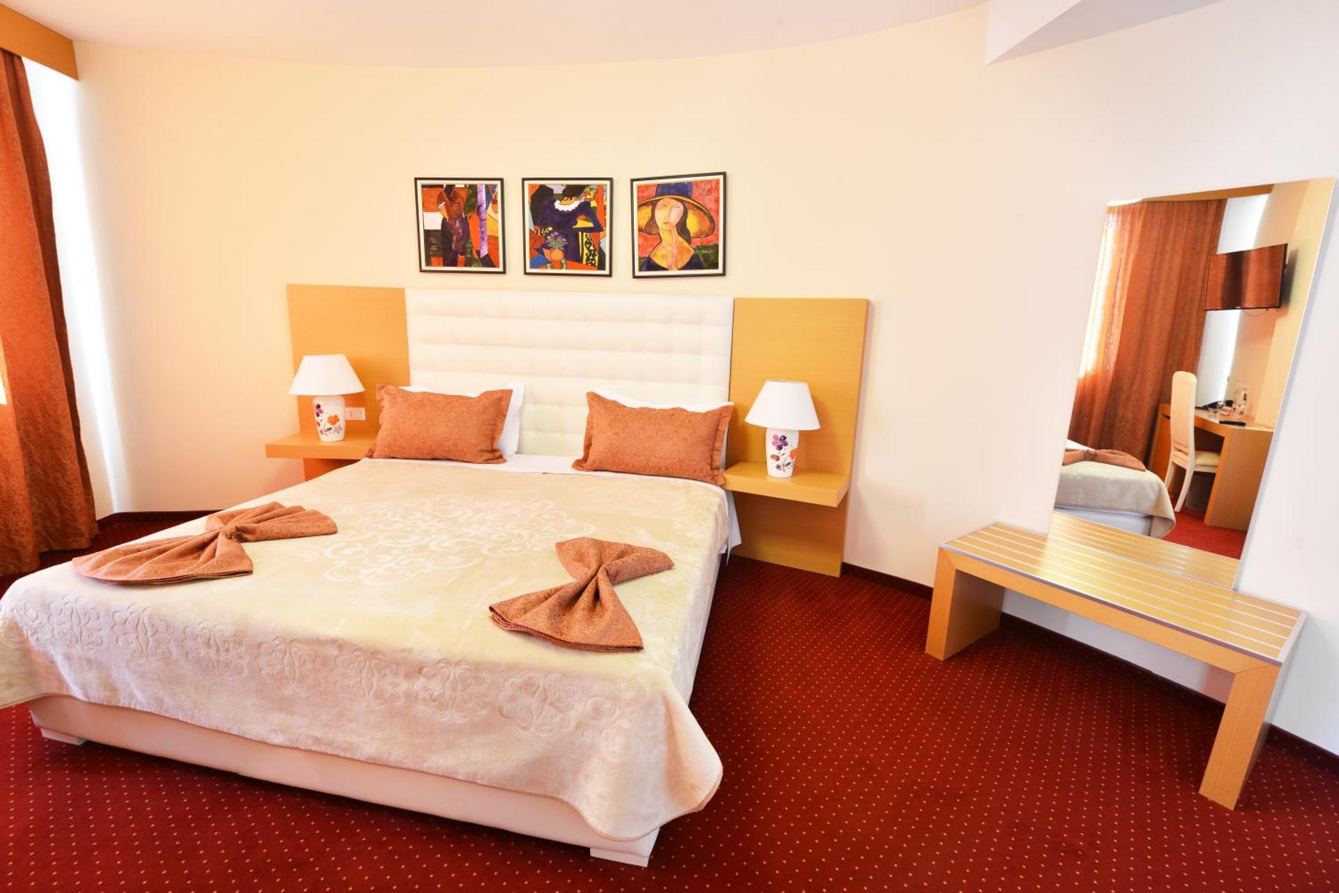 Jolly Hotel - Photo 23