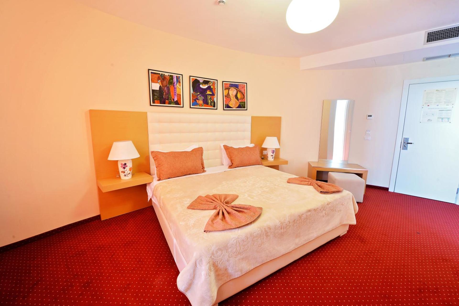 Jolly Hotel - Photo 17