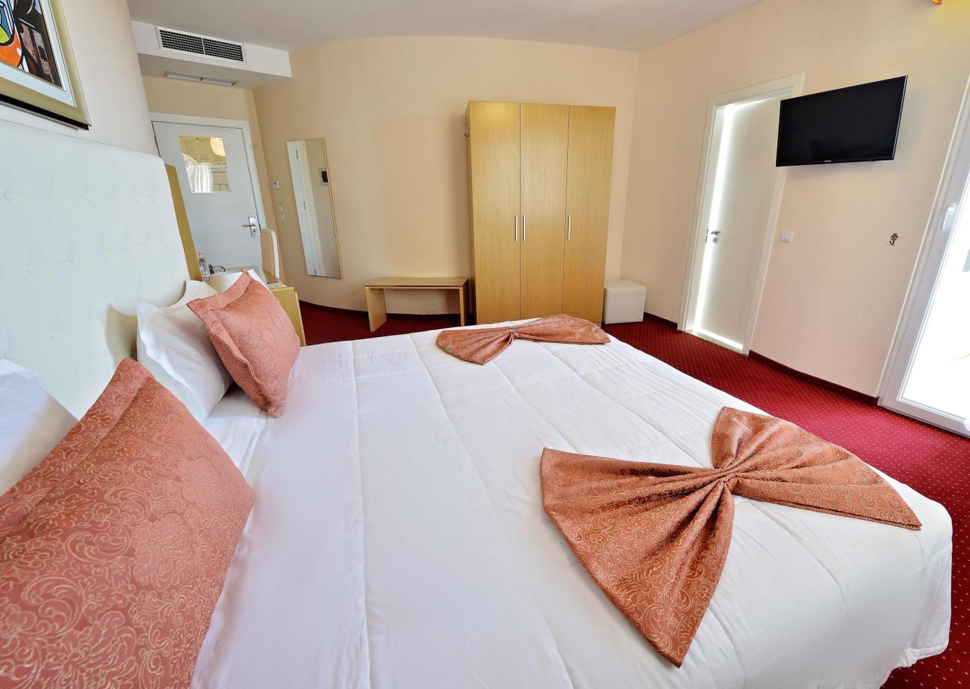 Jolly Hotel - Photo 44