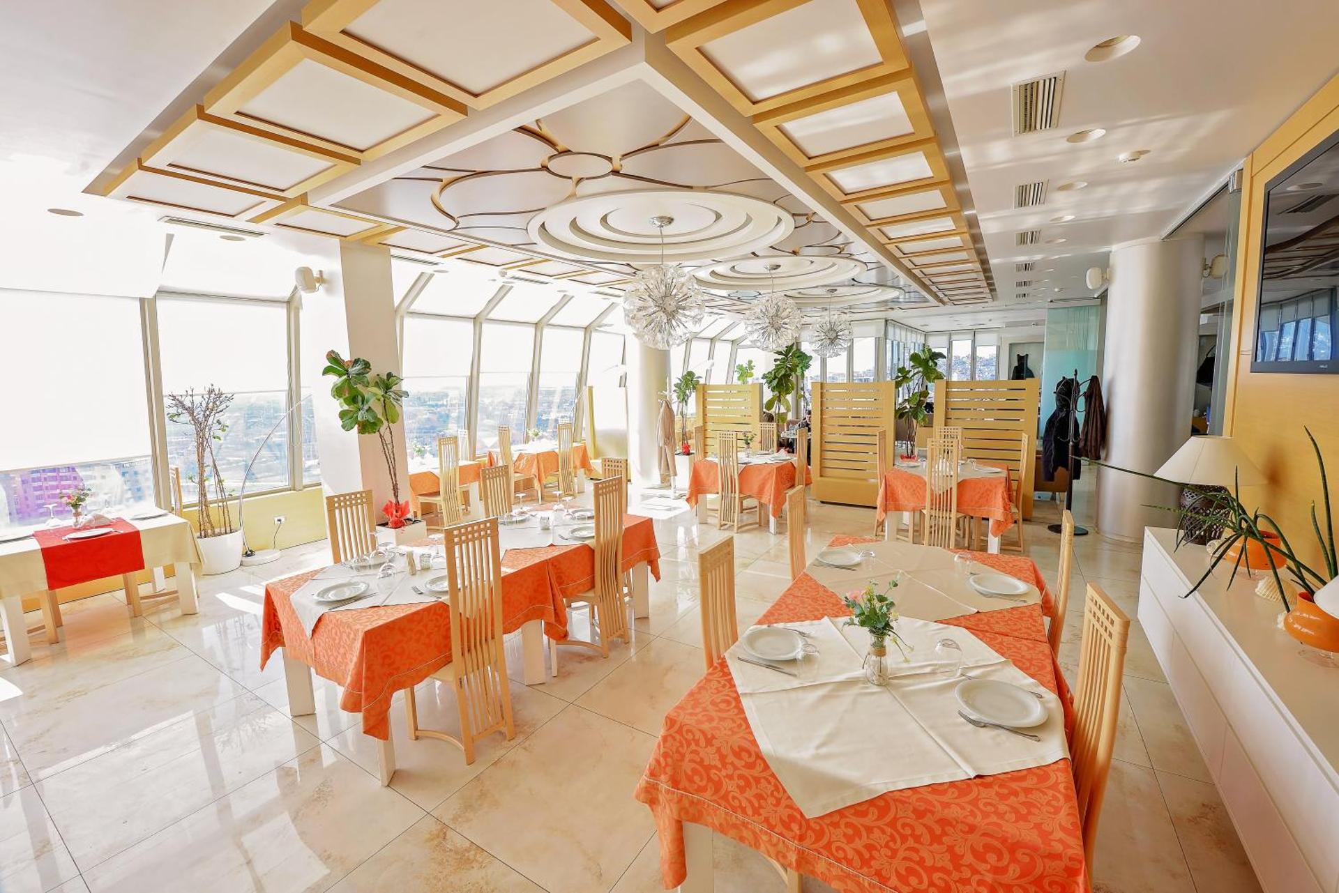 Jolly Hotel - Photo 37