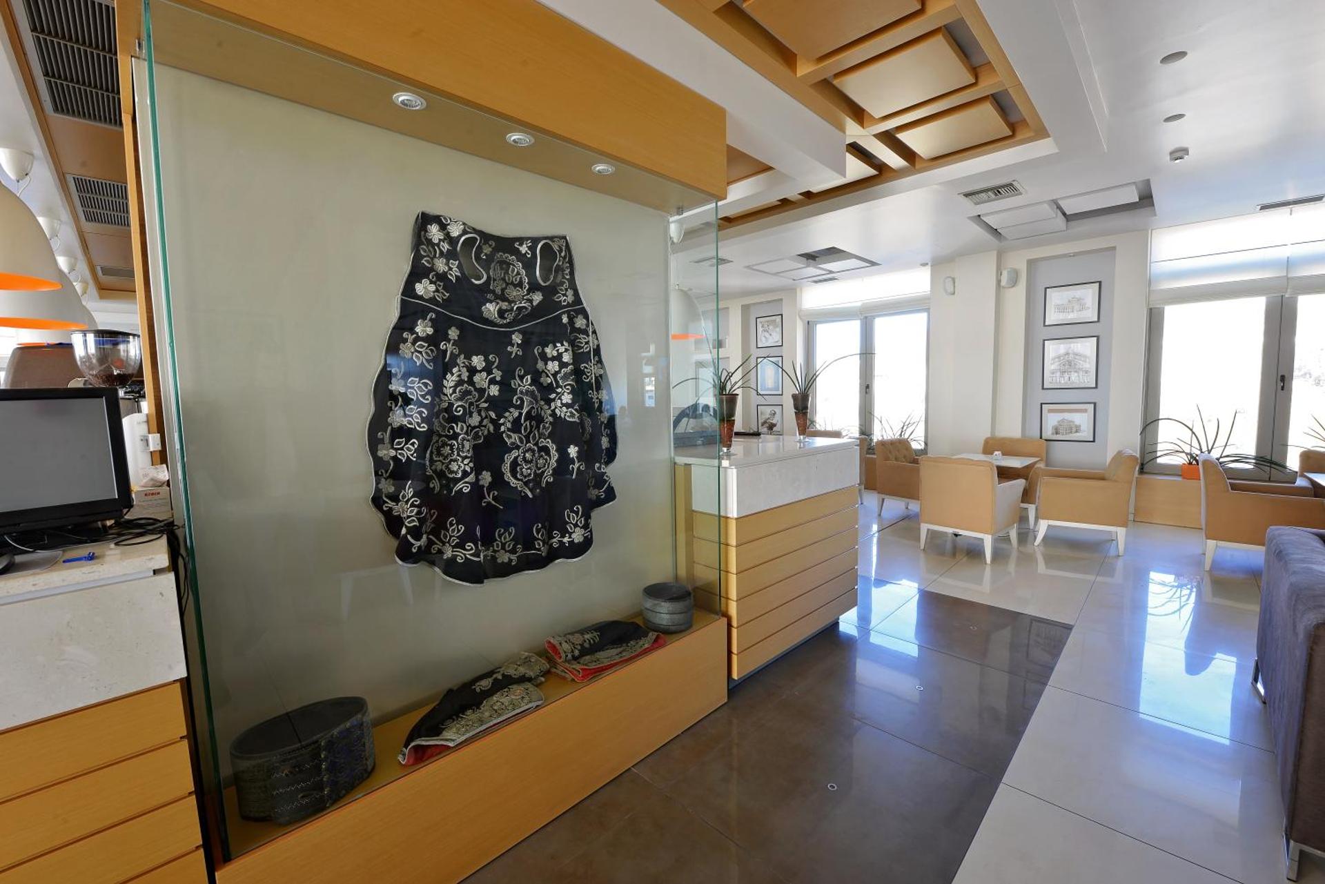 Jolly Hotel - Photo 24