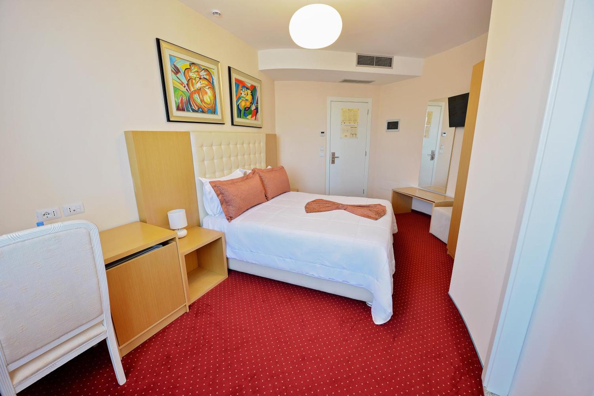 Jolly Hotel - Photo 42