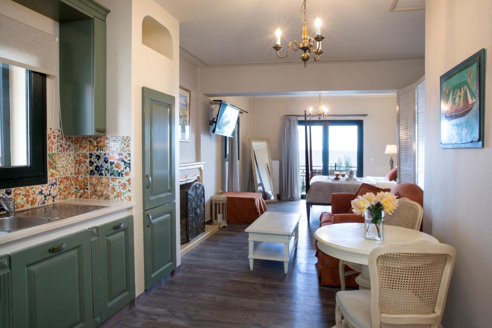 Avra Private Suites - Photo 90