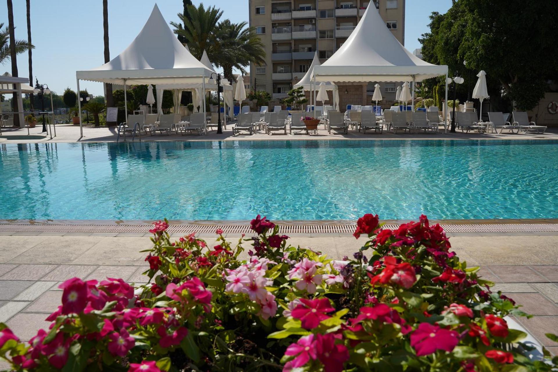 Ajax Hotel - Photo 87