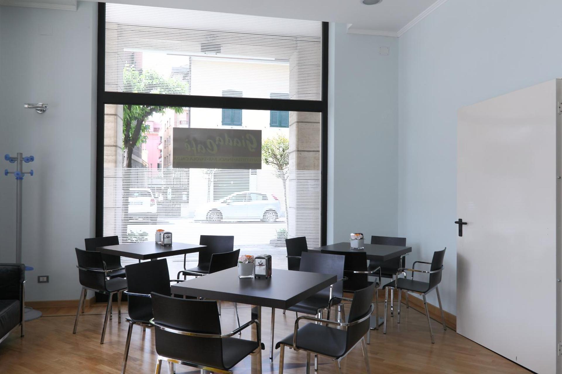 Hotel Ferrari - Photo 36