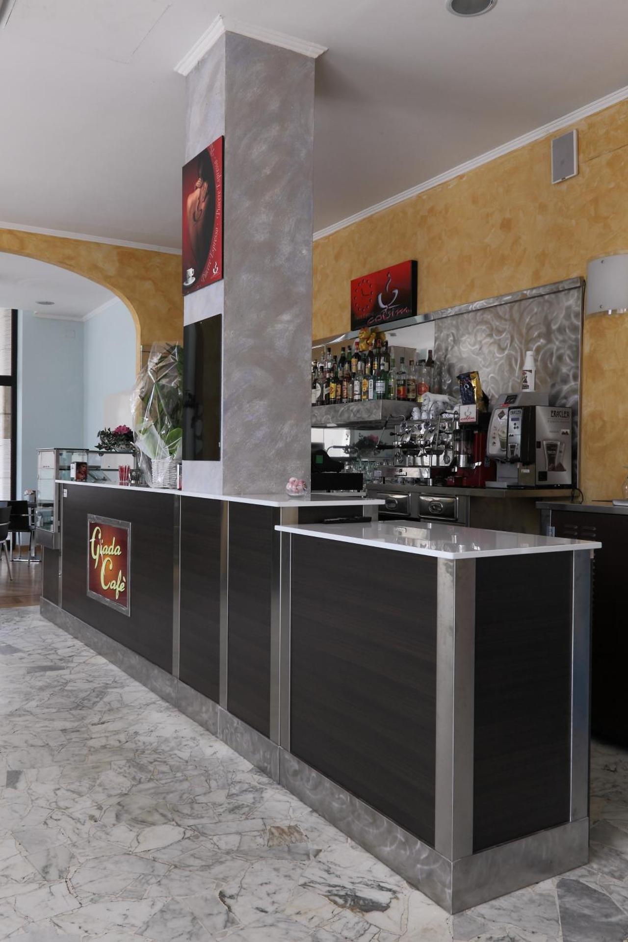Hotel Ferrari - Photo 34