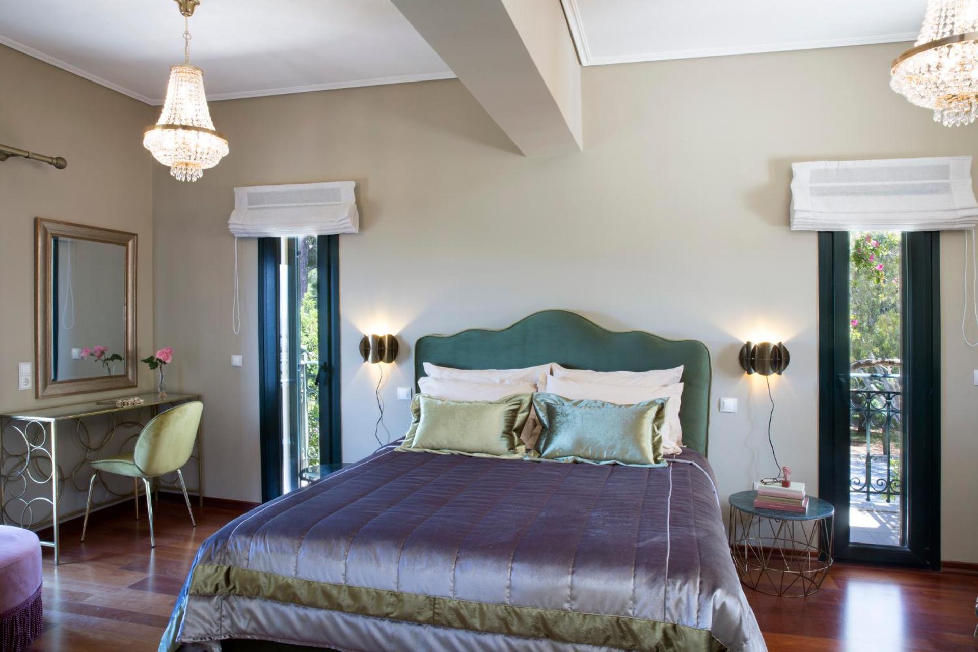 Avra Private Suites - Photo 164