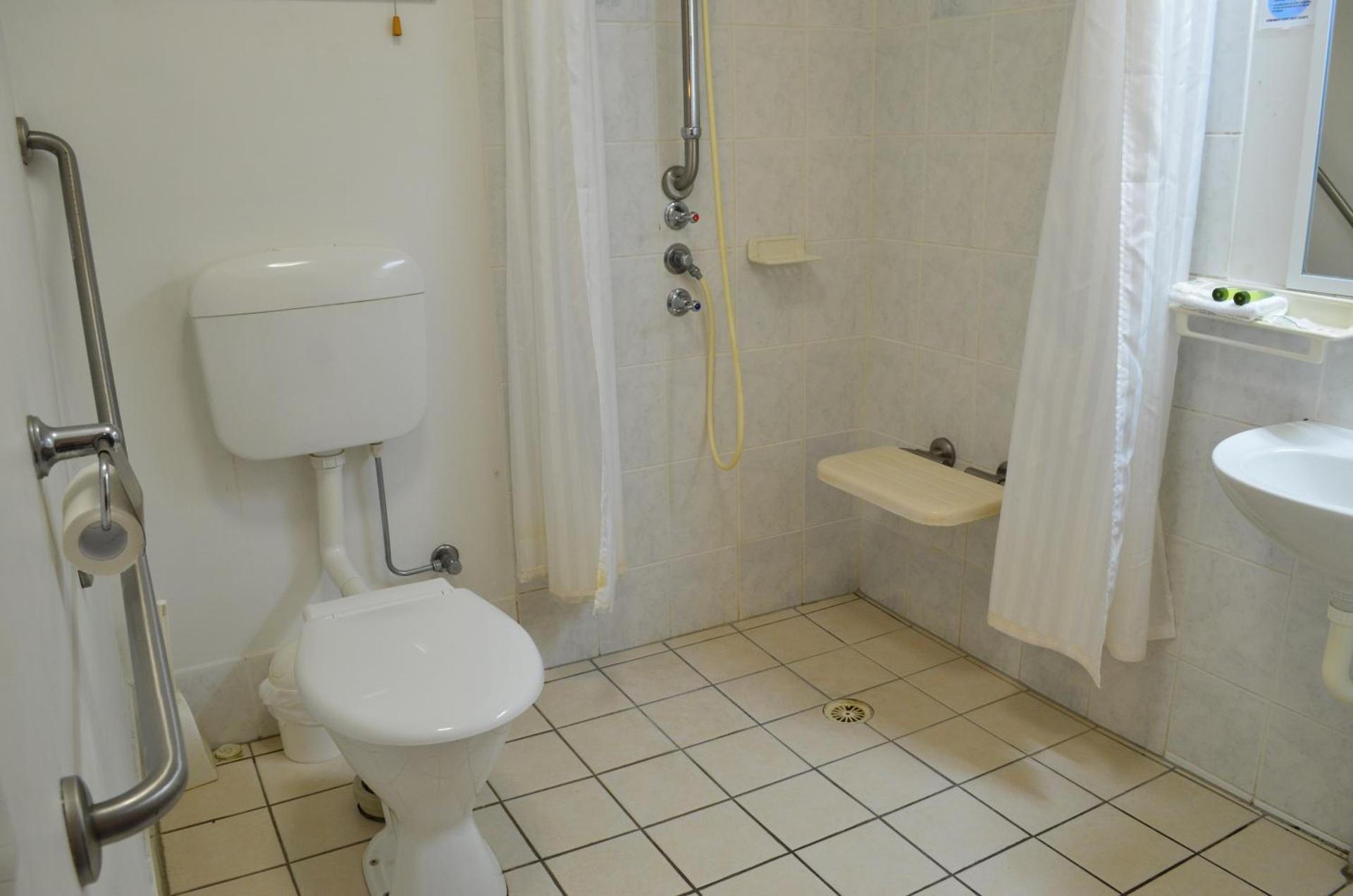 Queen Room - Disability Access