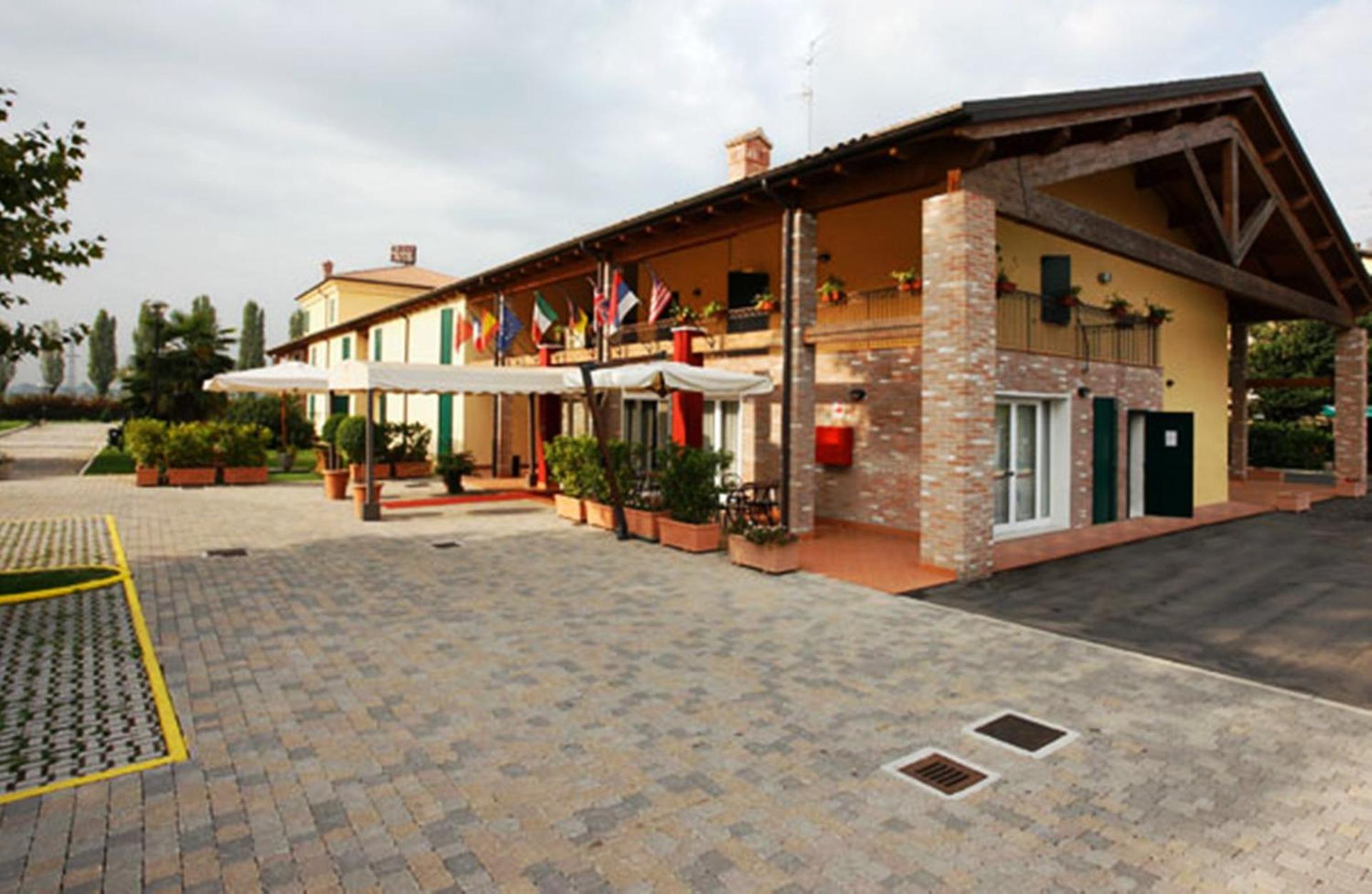 Hotel Gabarda - Photo 19