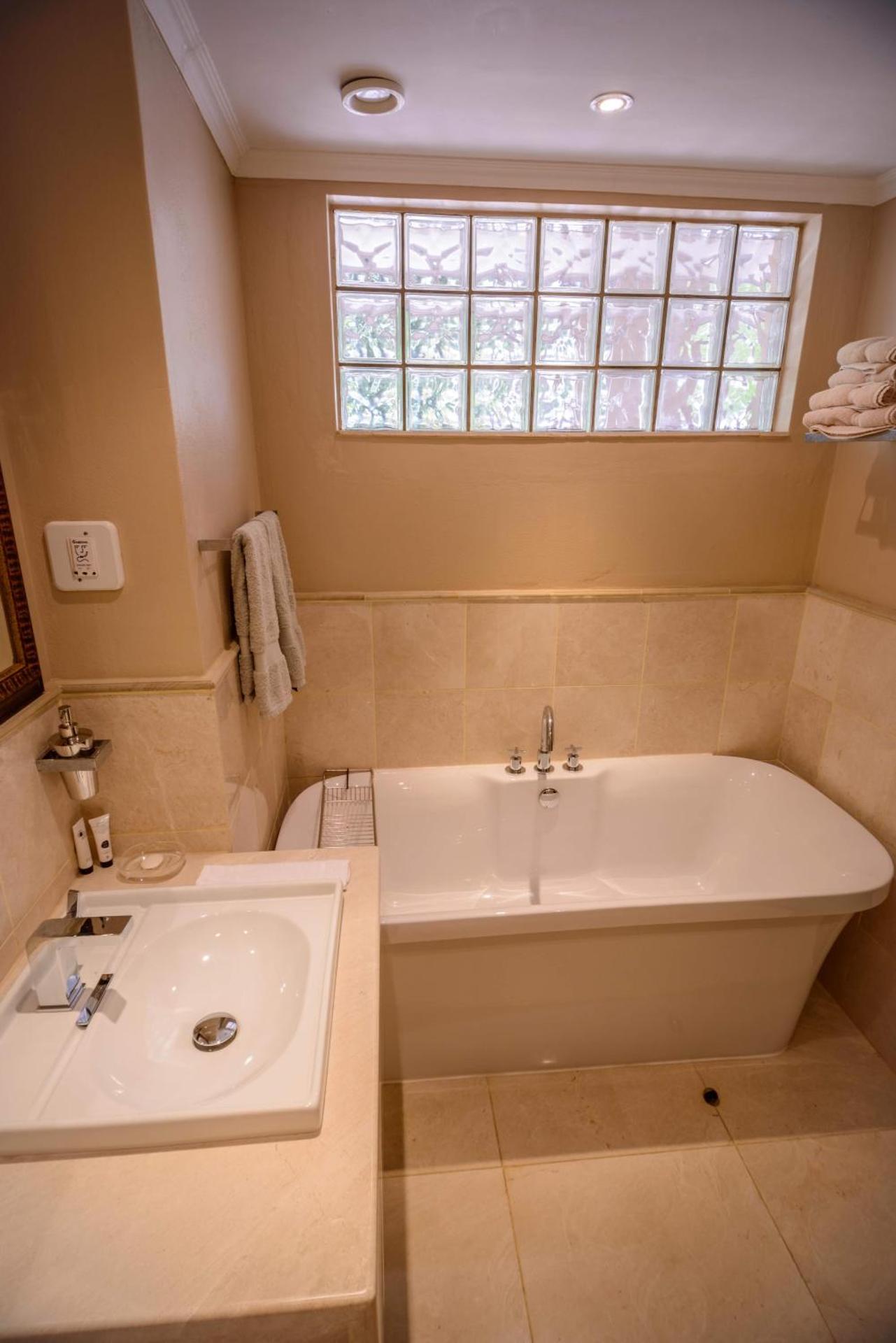 Mac Atini Guest House - Photo 2