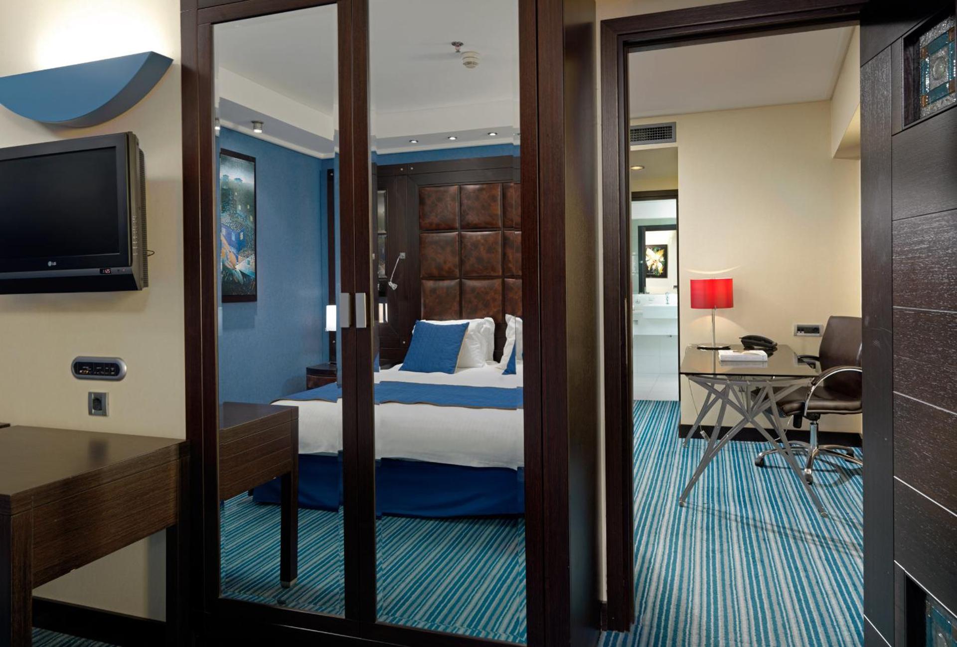 Crowne Plaza Athens City Centre by IHG - Photo 38
