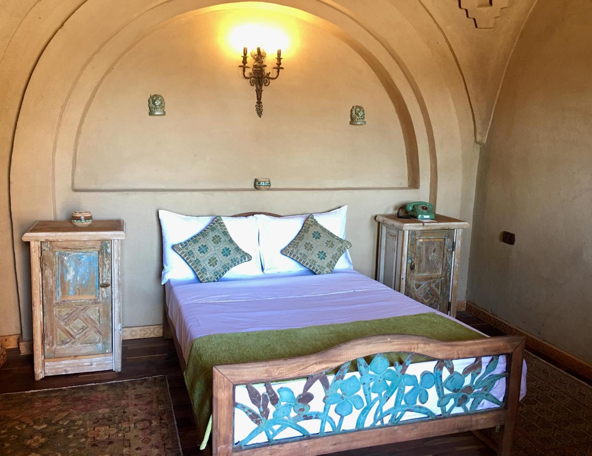 Single Room with Private Bathroom - Malachite