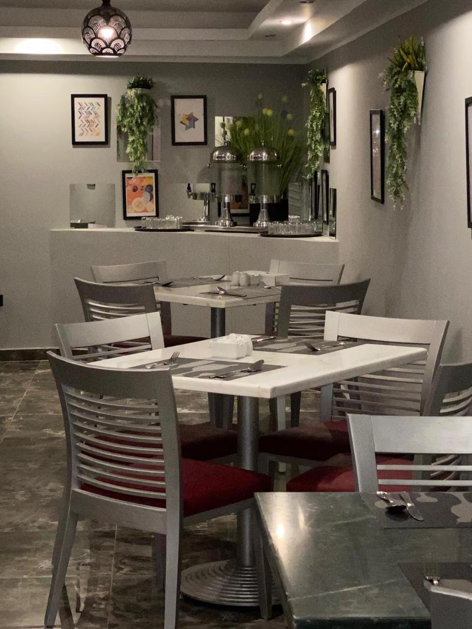 Golden Carven Hotel - Photo 5