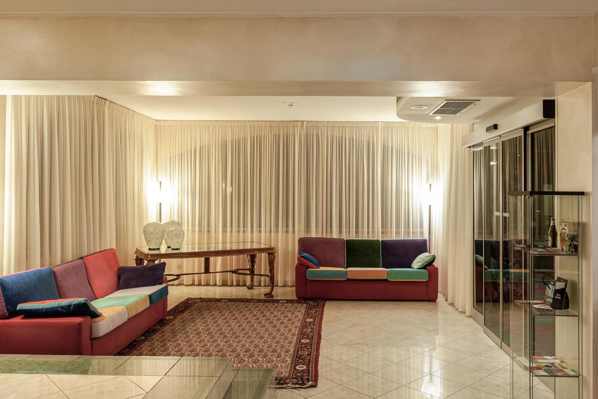 Augustus Hotel - Photo 49