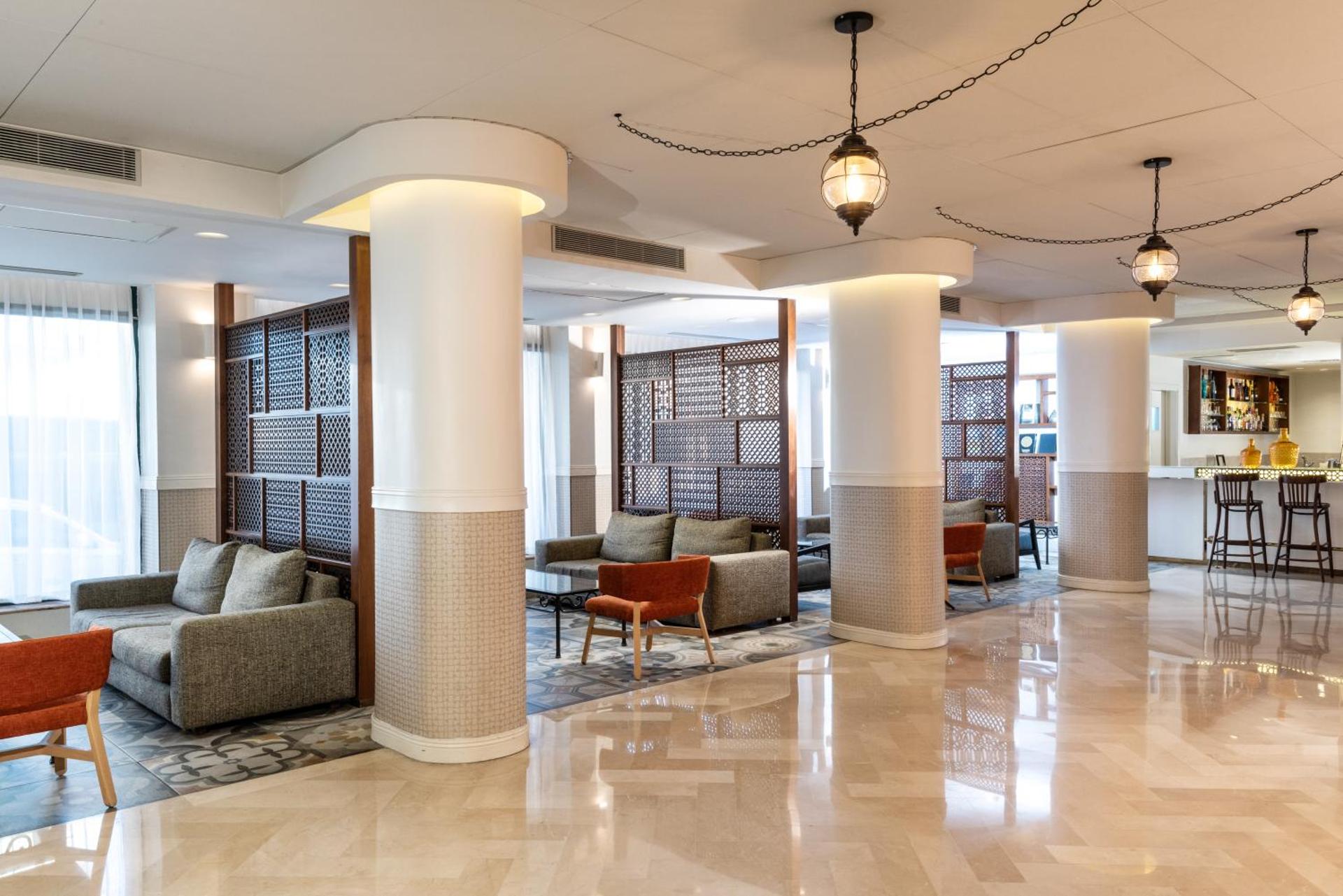 Prima Kings Hotel - Photo 2