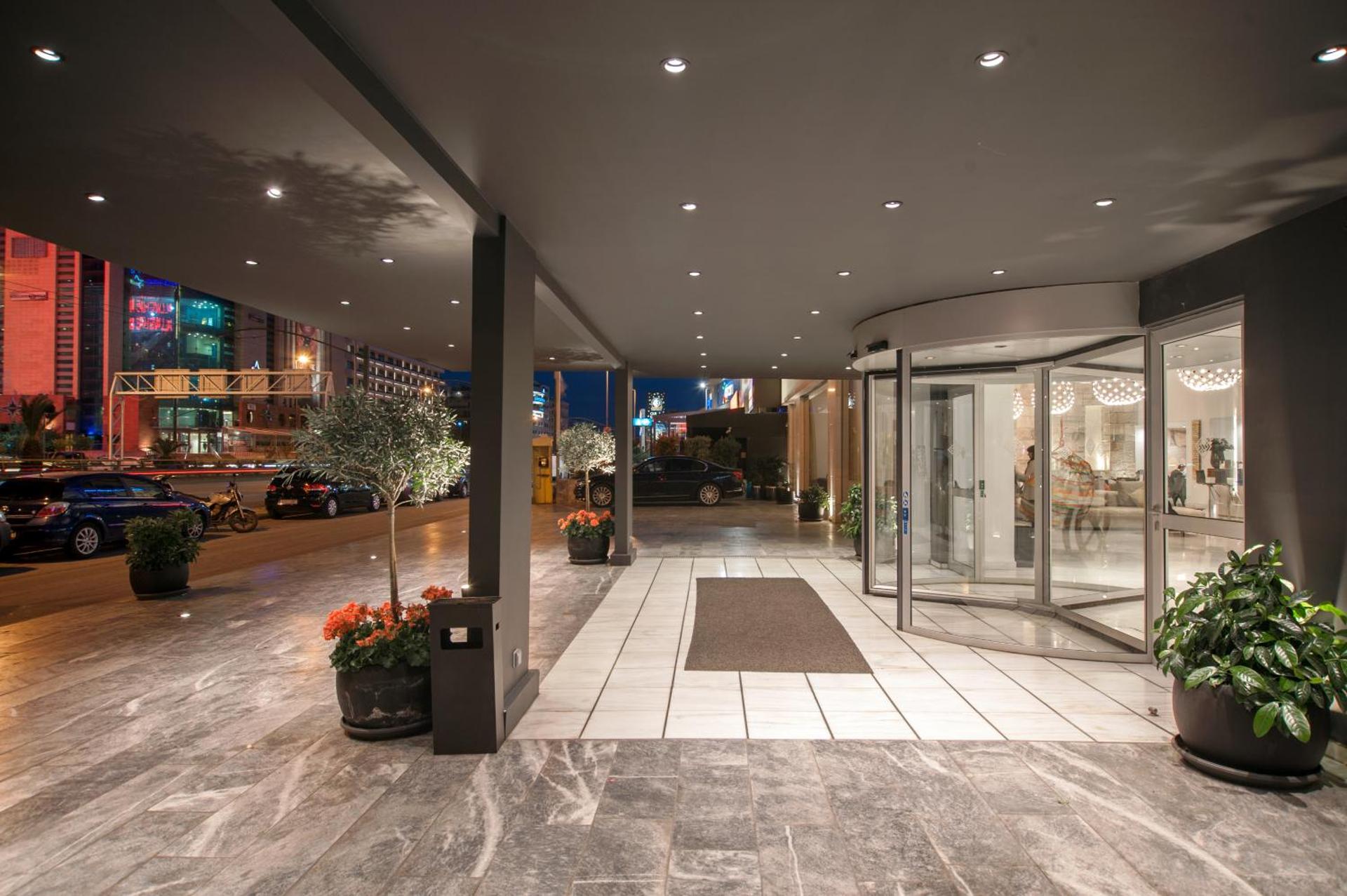 Athenaeum Grand Hotel - Photo 28