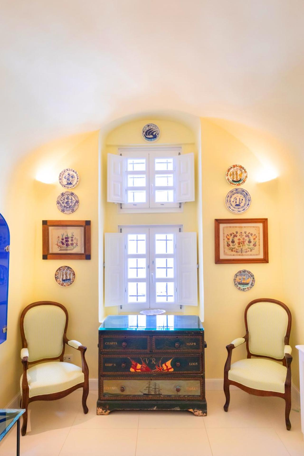 The Tsitouras Collection - Photo 32