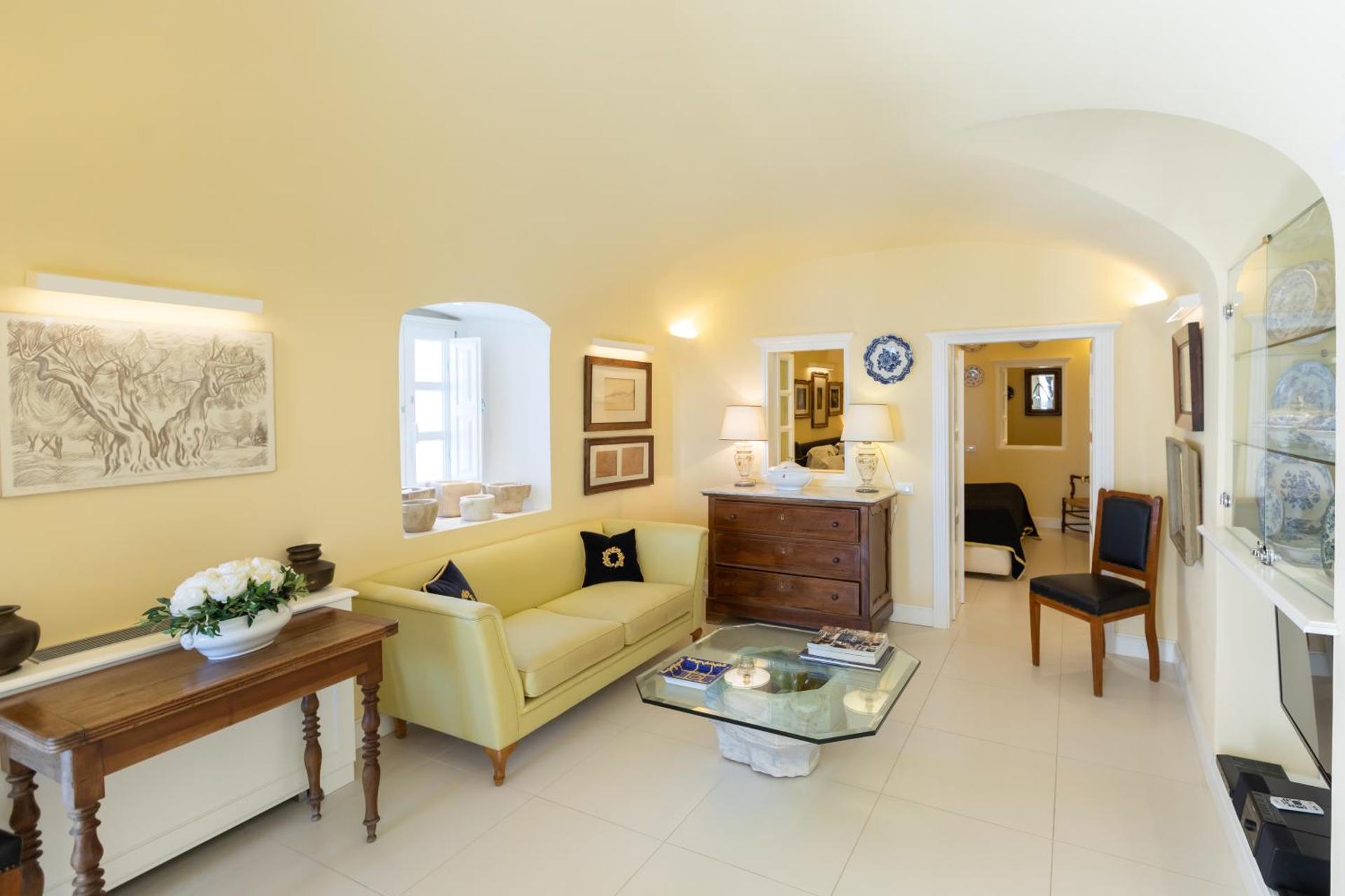 The Tsitouras Collection - Photo 40