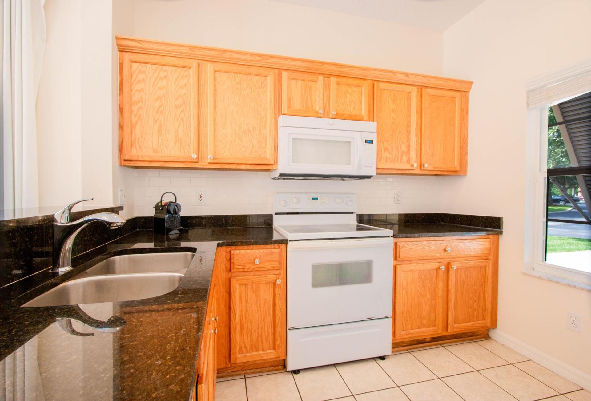 Berkley Lake Townhomes - Photo 24