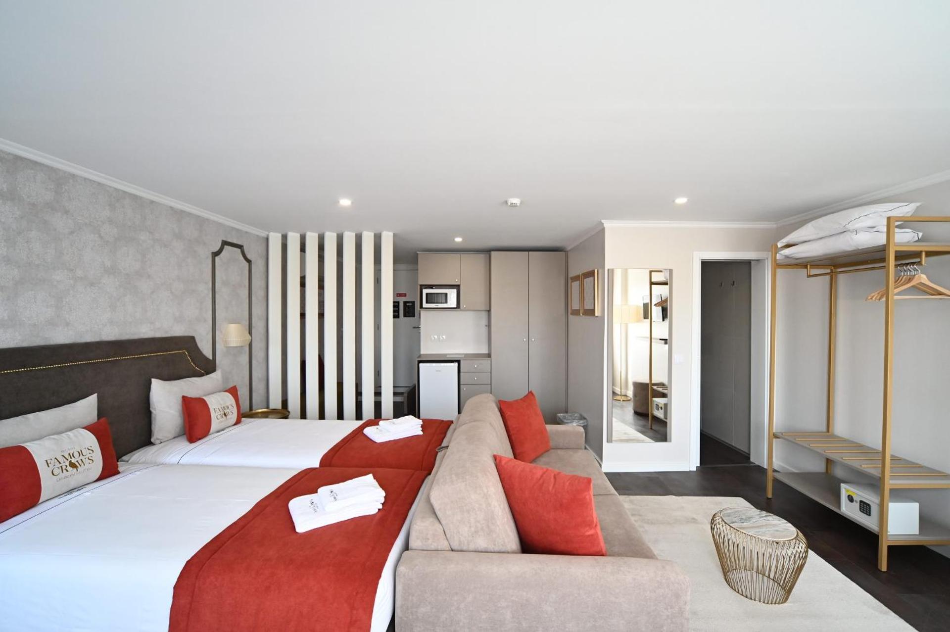 Famous Crows Lisbon Suites - Photo 84