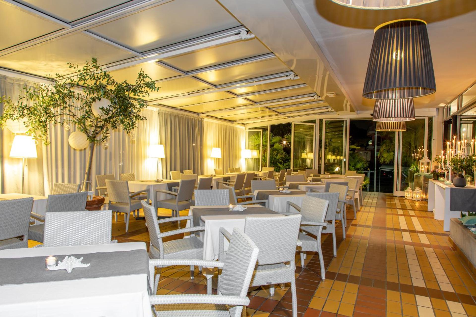 Hotel Santiago - Photo 3