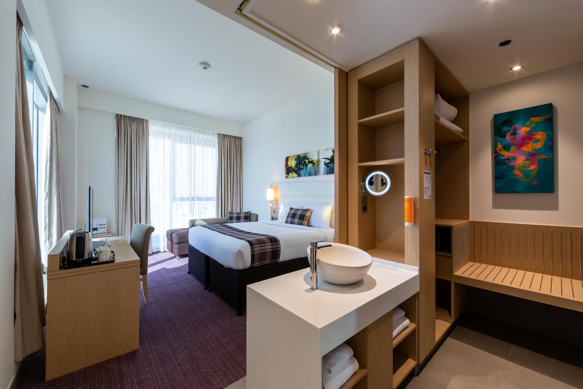 Premier Inn Dubai Dragon Mart - Photo 33