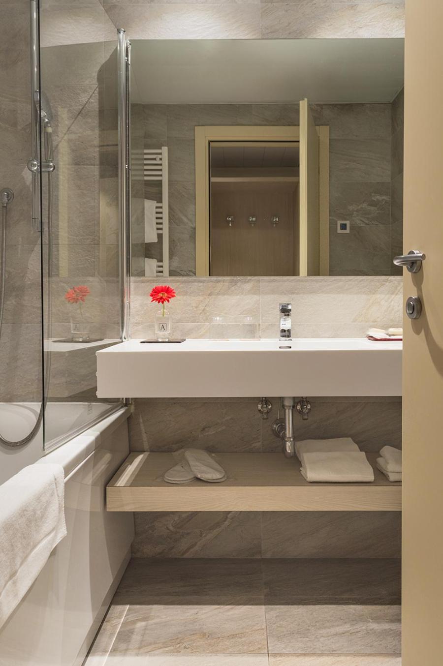 Hotel Alexander - Photo 16