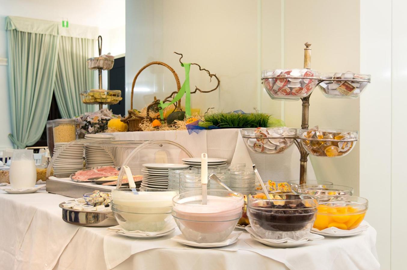 Hotel Alexander - Photo 46