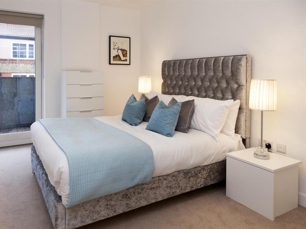 Exclusive Tower Bridge Apartment - Photo 27