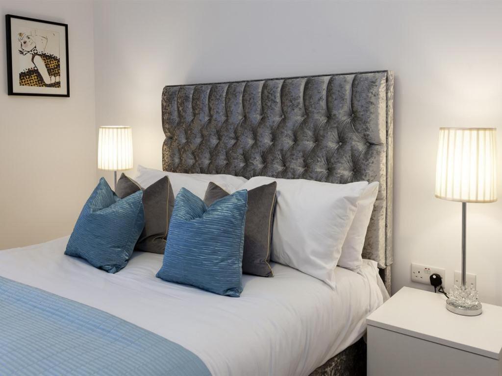 Exclusive Tower Bridge Apartment - Photo 26