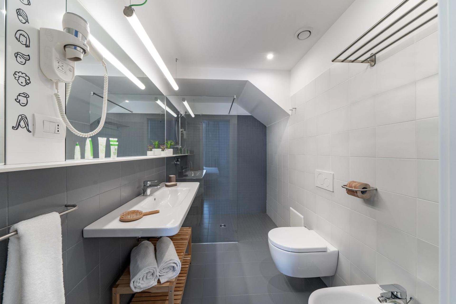Duplex Studio - Split Level