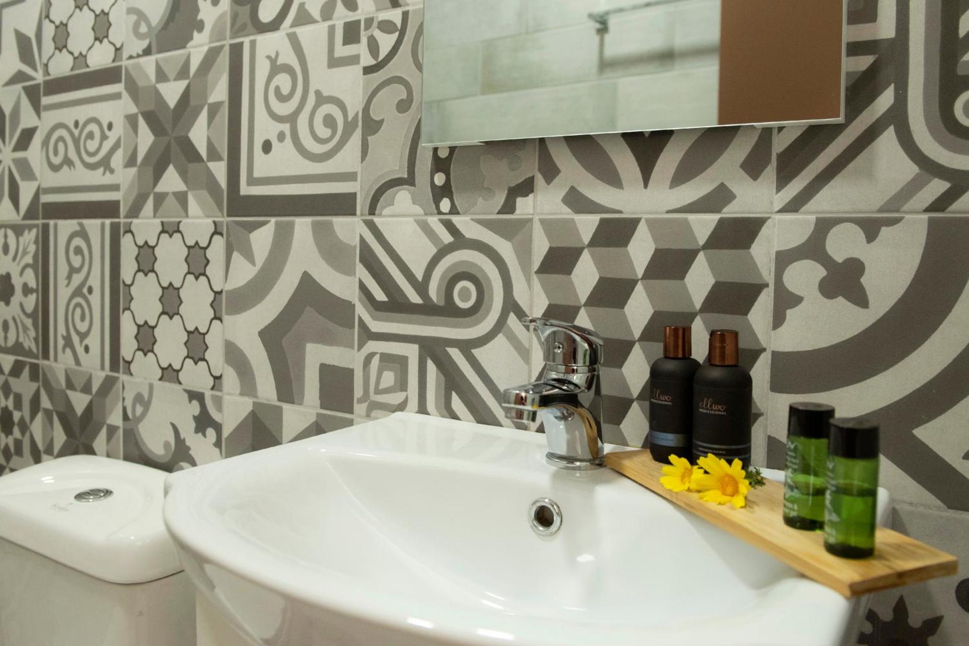 Beautiful City Suites - Photo 11