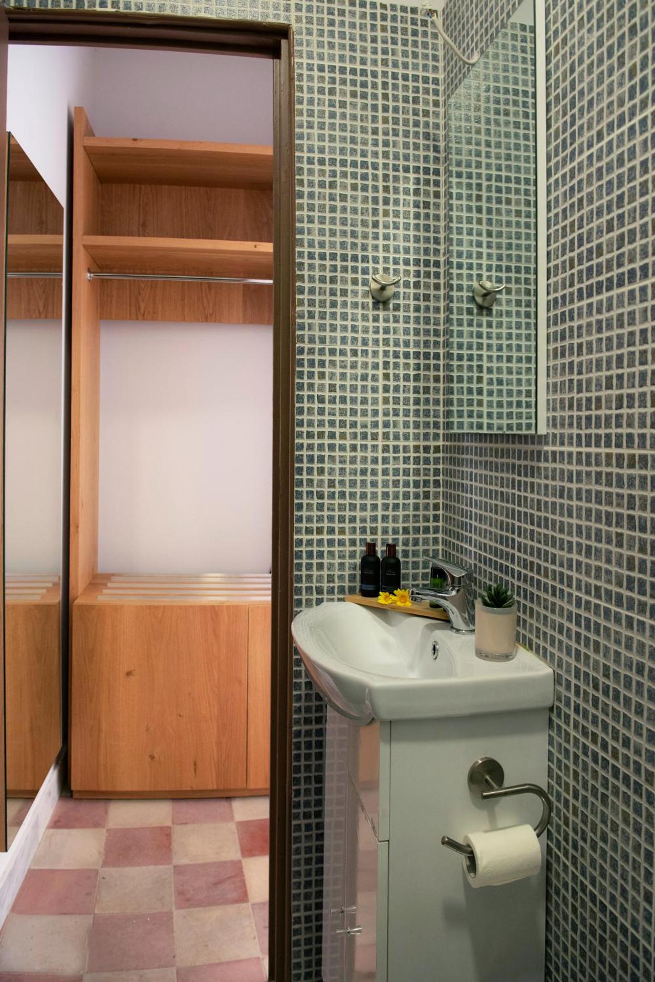 Beautiful City Suites - Photo 43