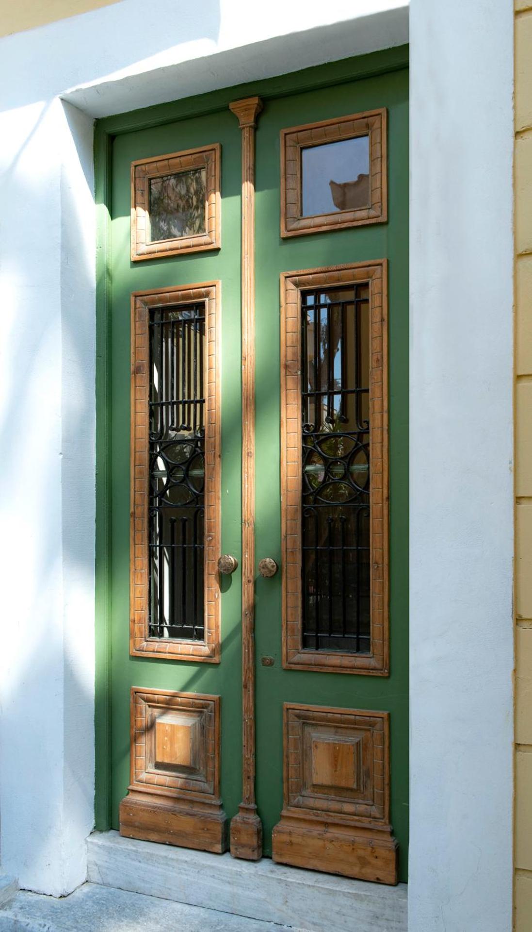 Beautiful City Suites - Photo 16