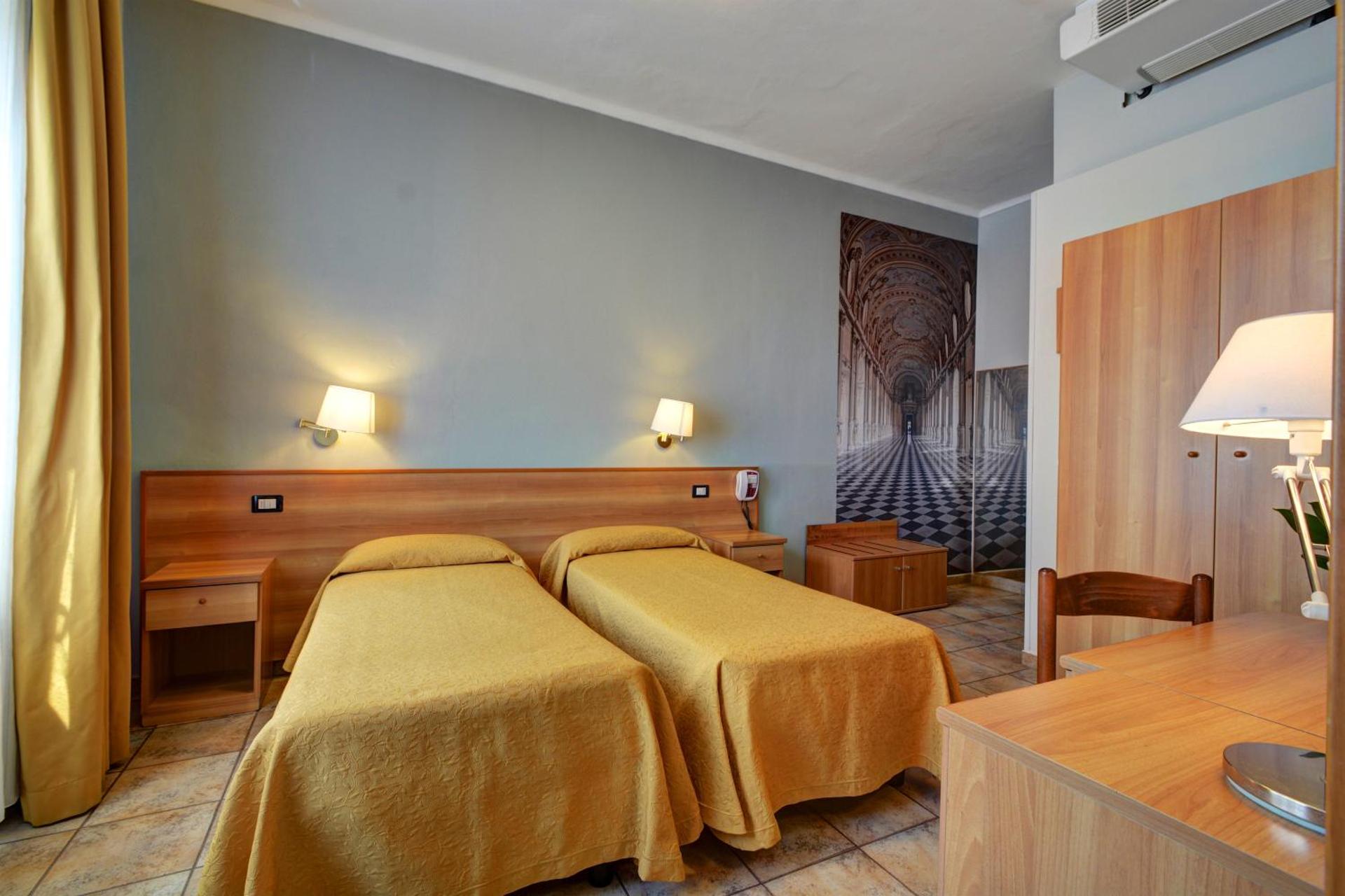 Astor Hotel - Photo 16