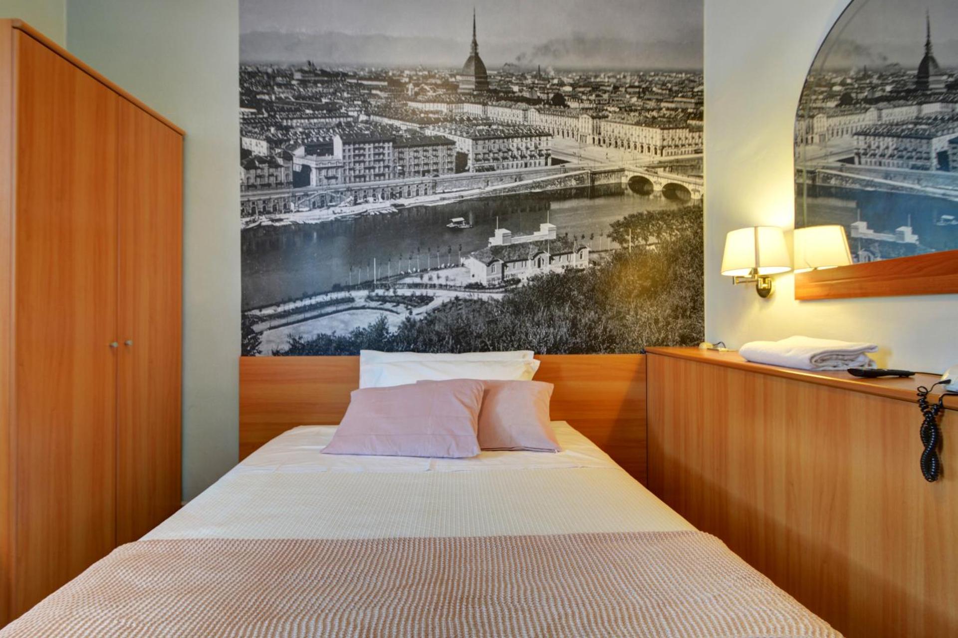 Astor Hotel - Photo 36