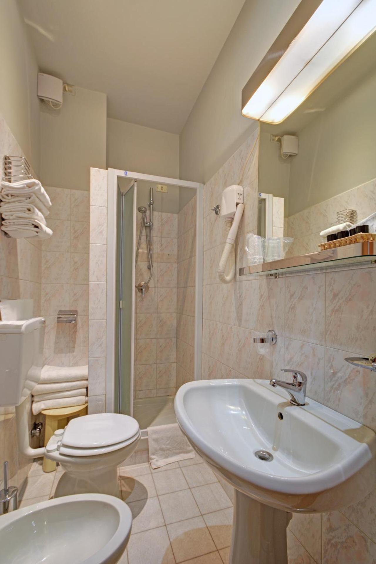 Astor Hotel - Photo 59