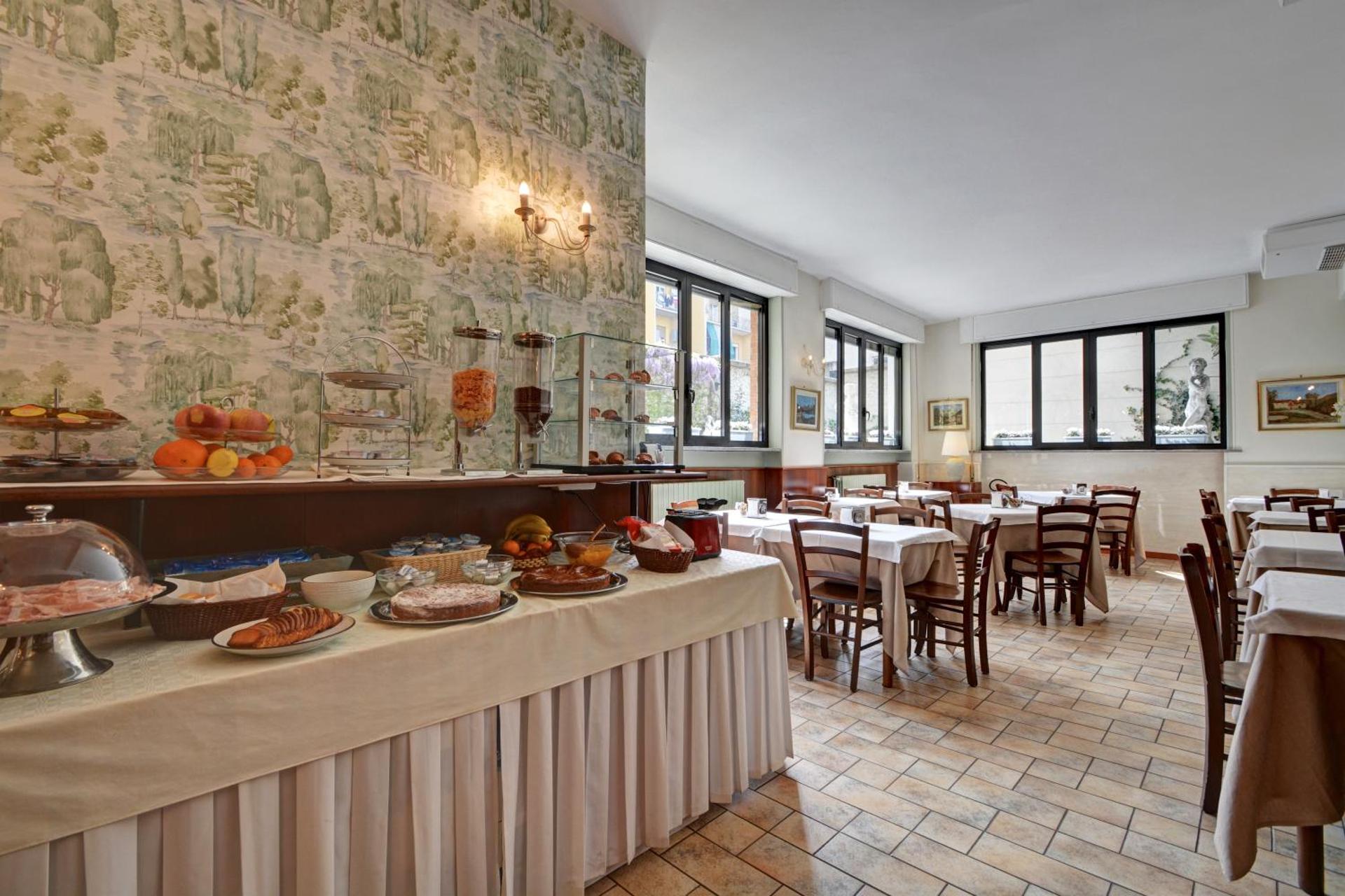 Astor Hotel - Photo 14