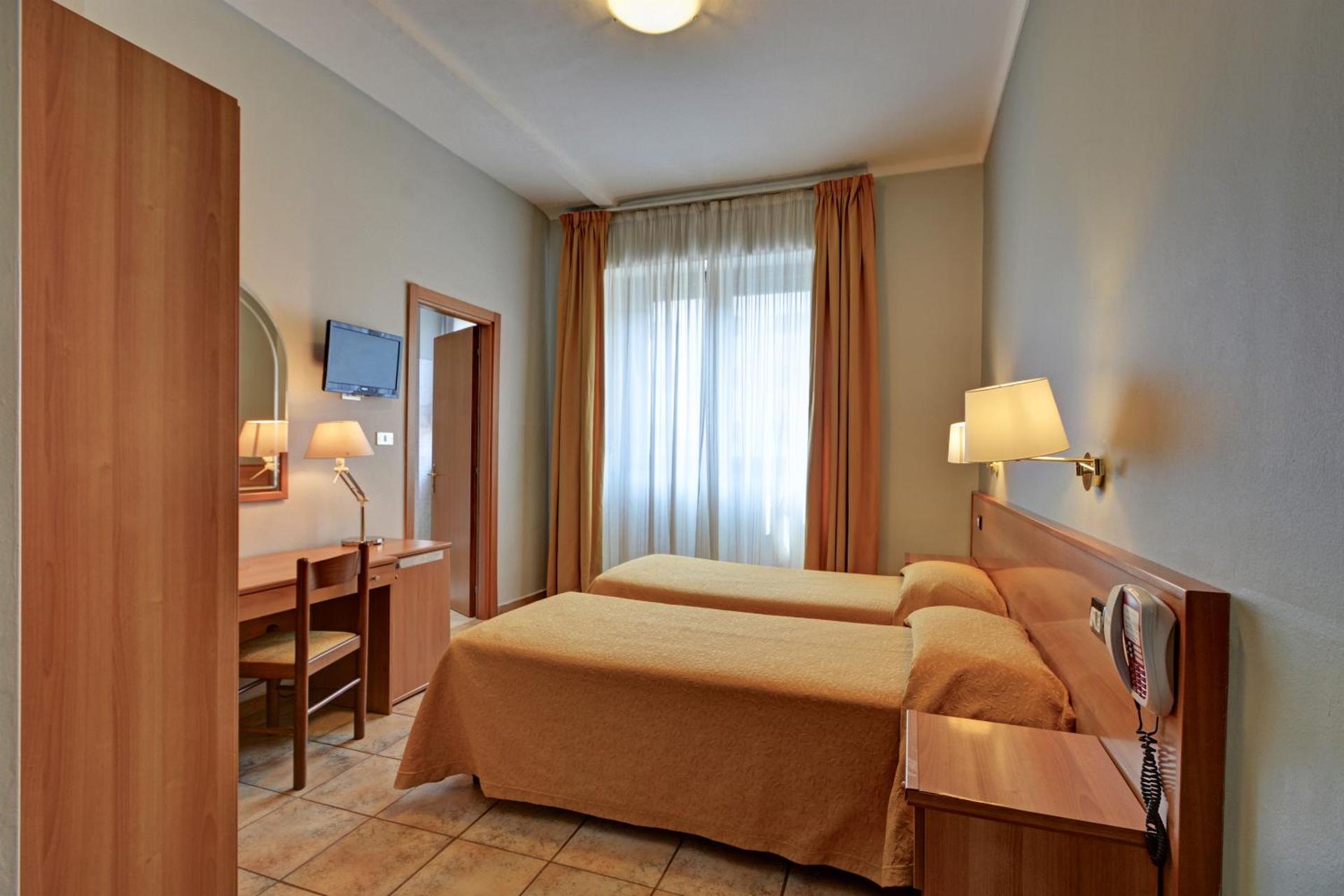 Astor Hotel - Photo 17