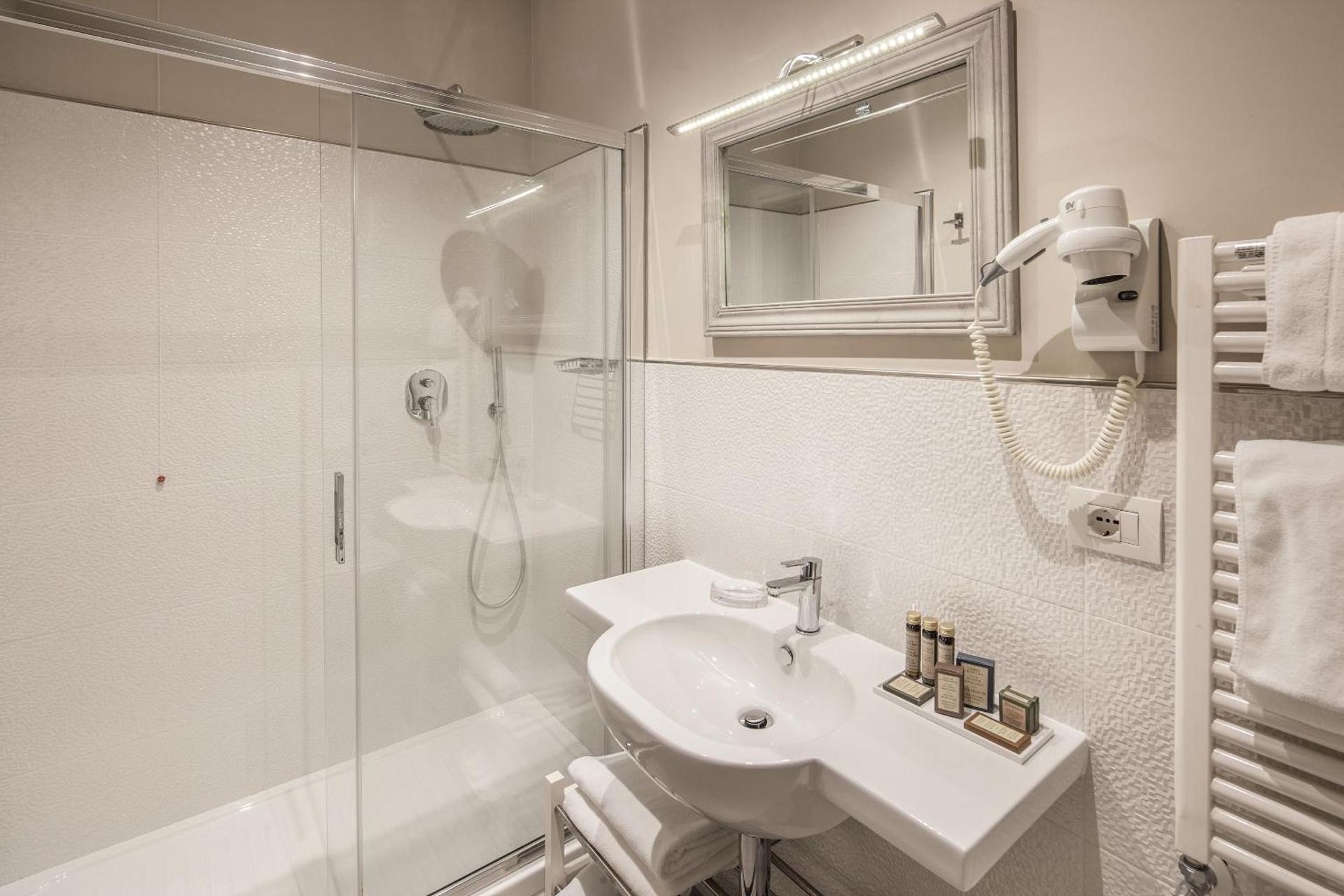 Hotel Lido - Photo 163