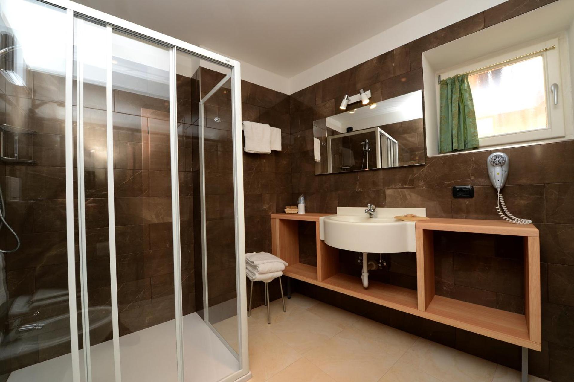 Hotel Alpino - Photo 53