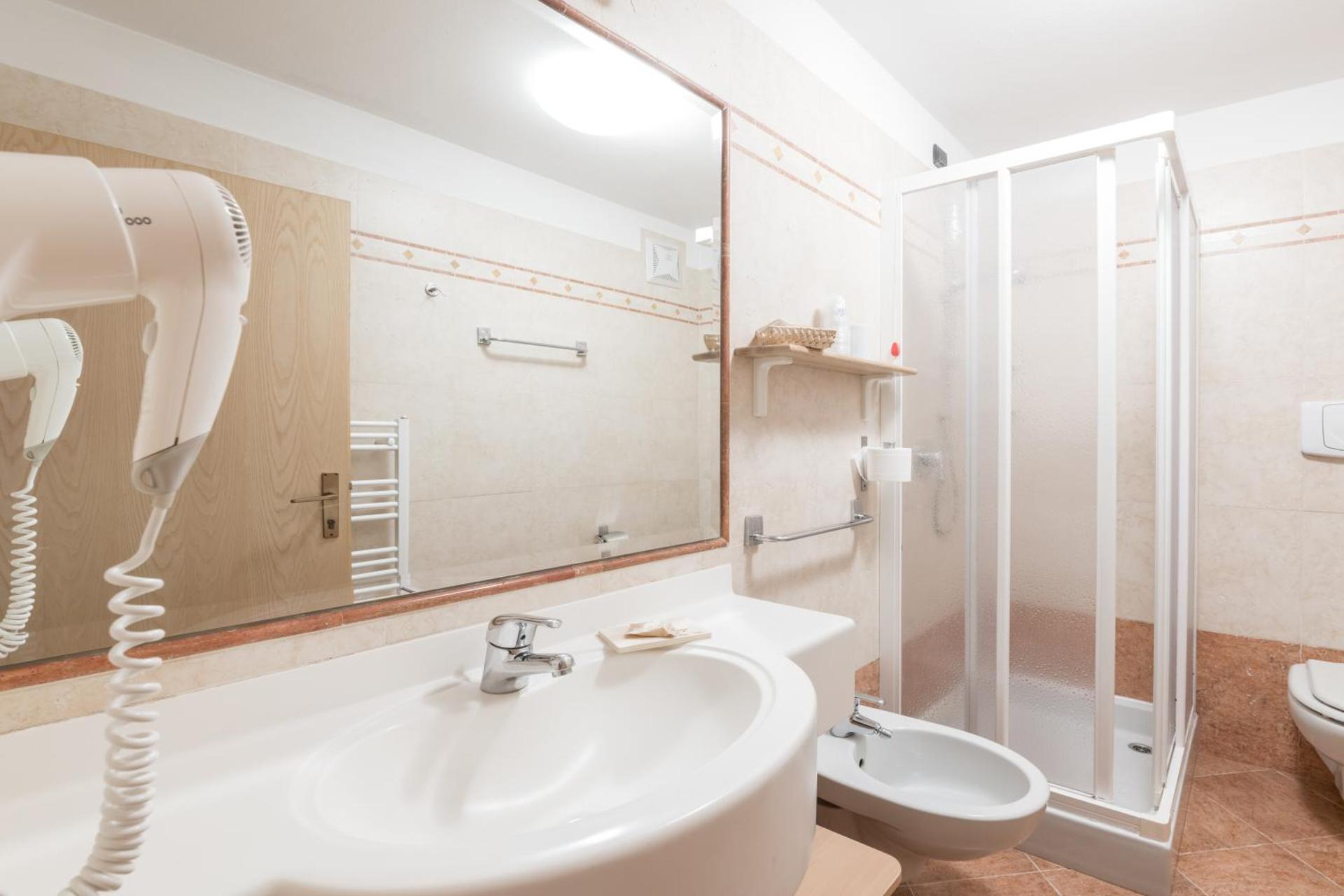 Hotel Alpino - Photo 47