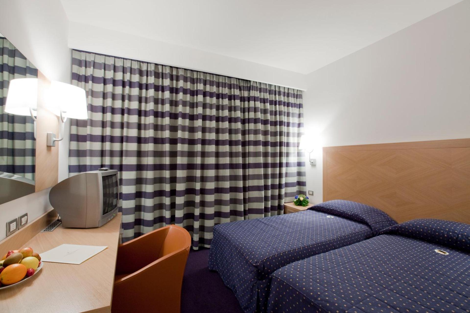 Centrum Palace Hotel - Photo 23