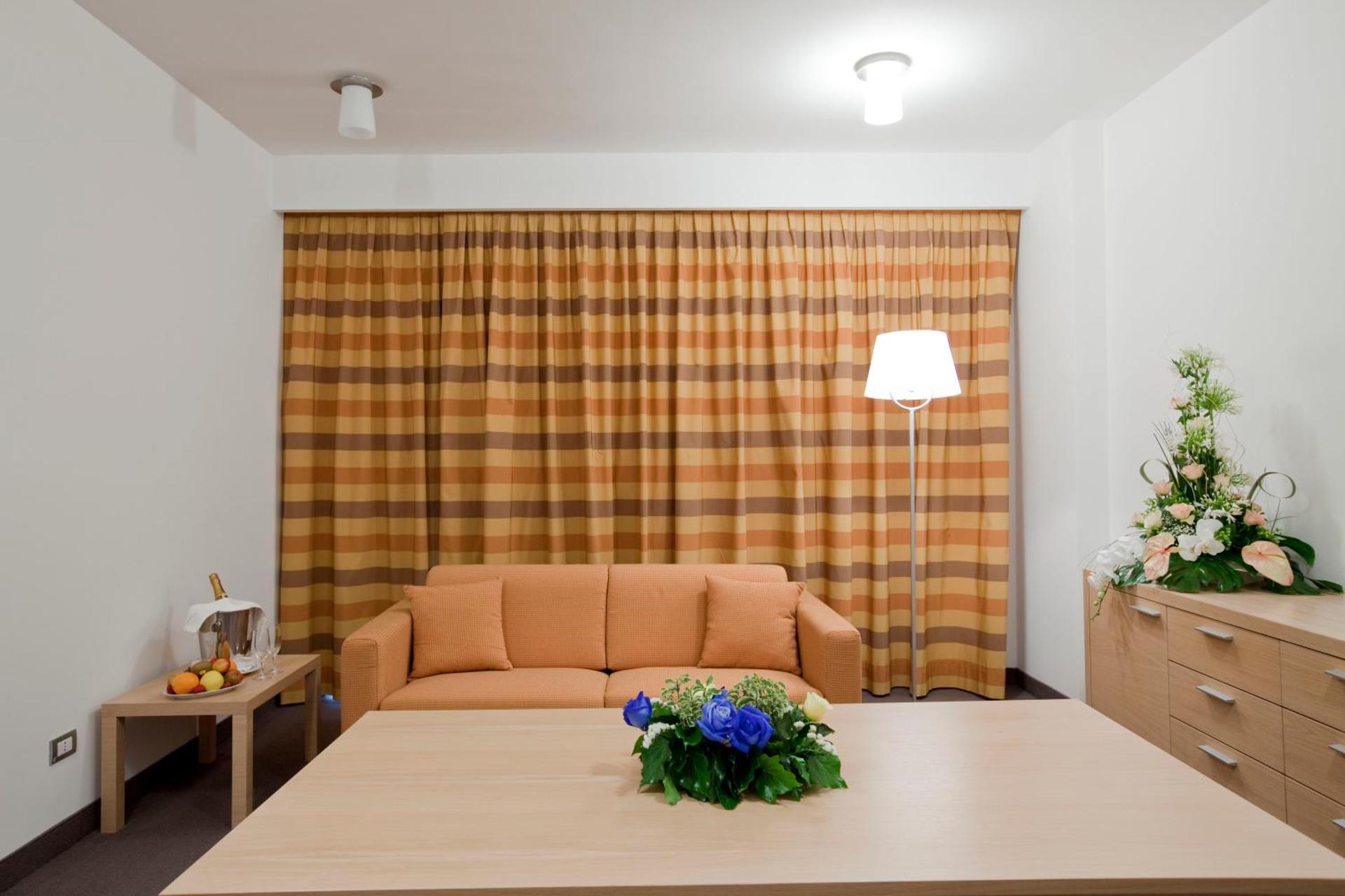 Centrum Palace Hotel - Photo 20