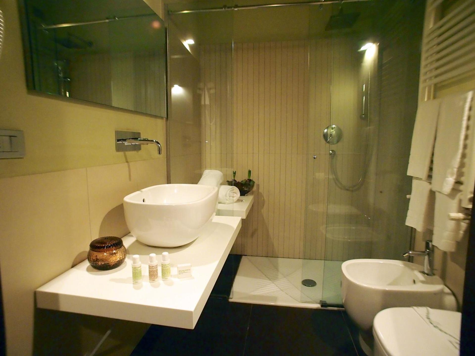 Parizzi Suites&Studio Restaurant - Photo 37