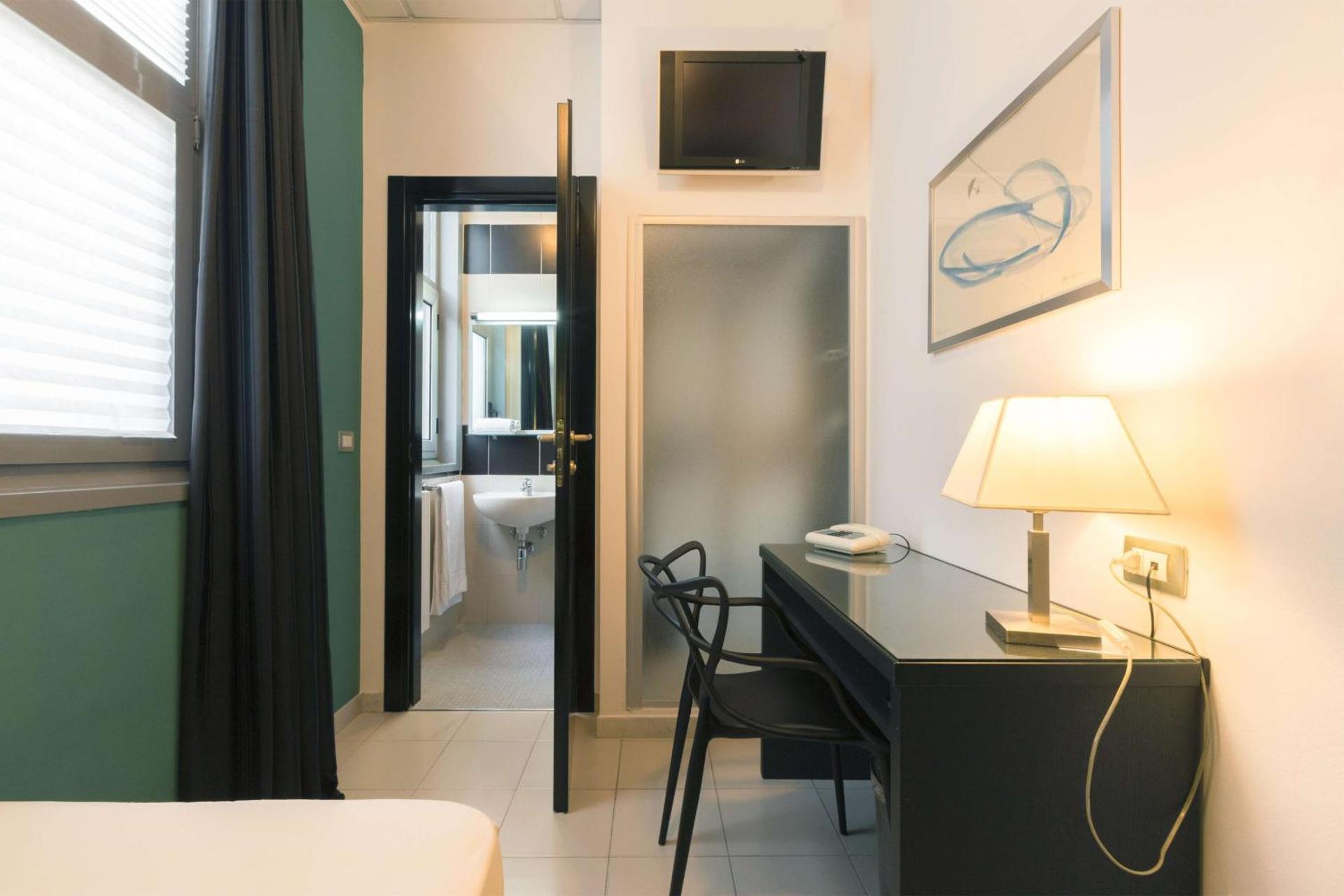 Executive Business Hotel - Photo 21