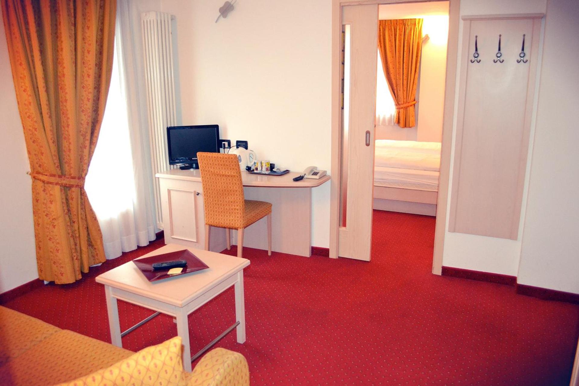 Hotel Piccolo Tibet - Photo 16