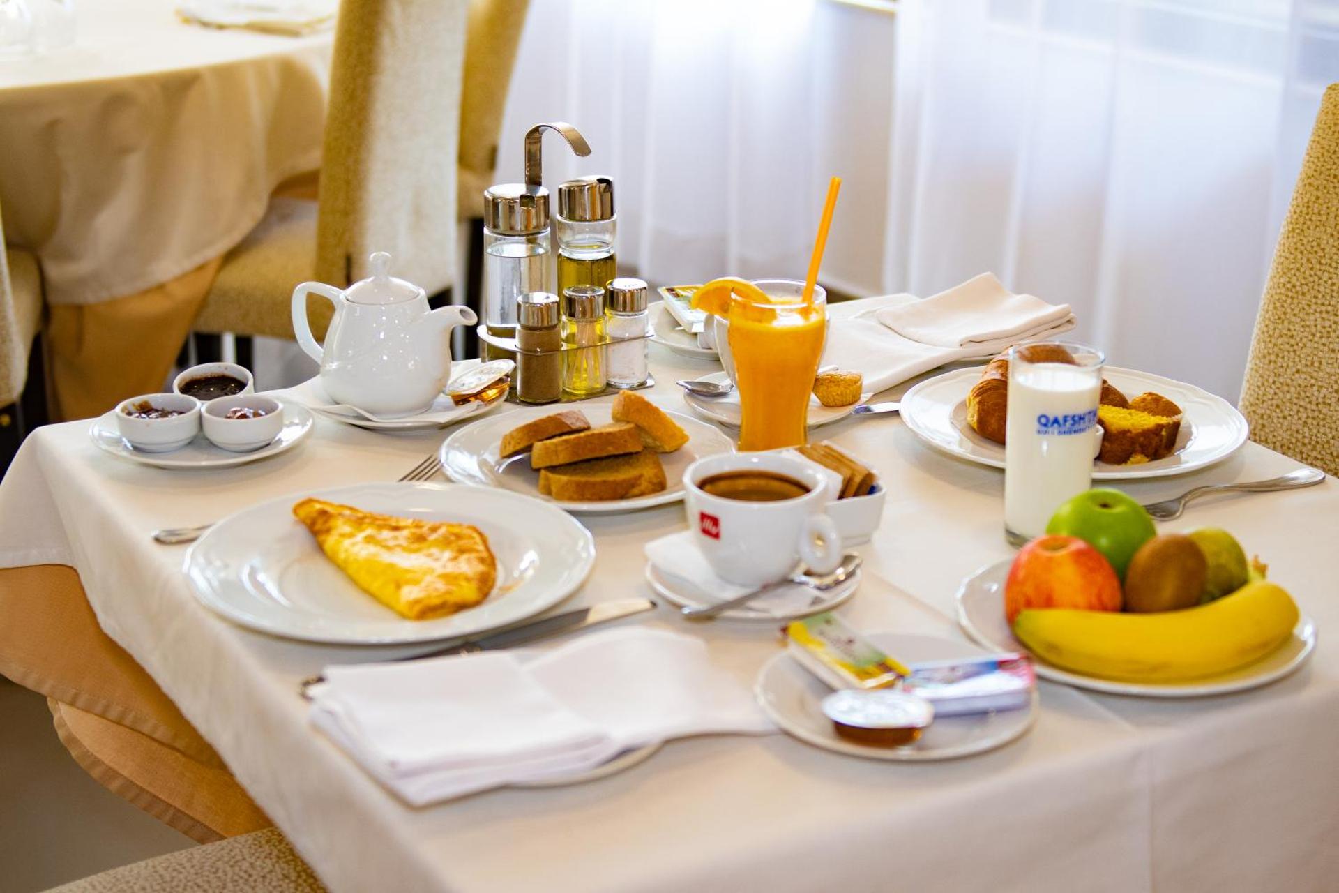 Hotel Airport Tirana - Photo 22