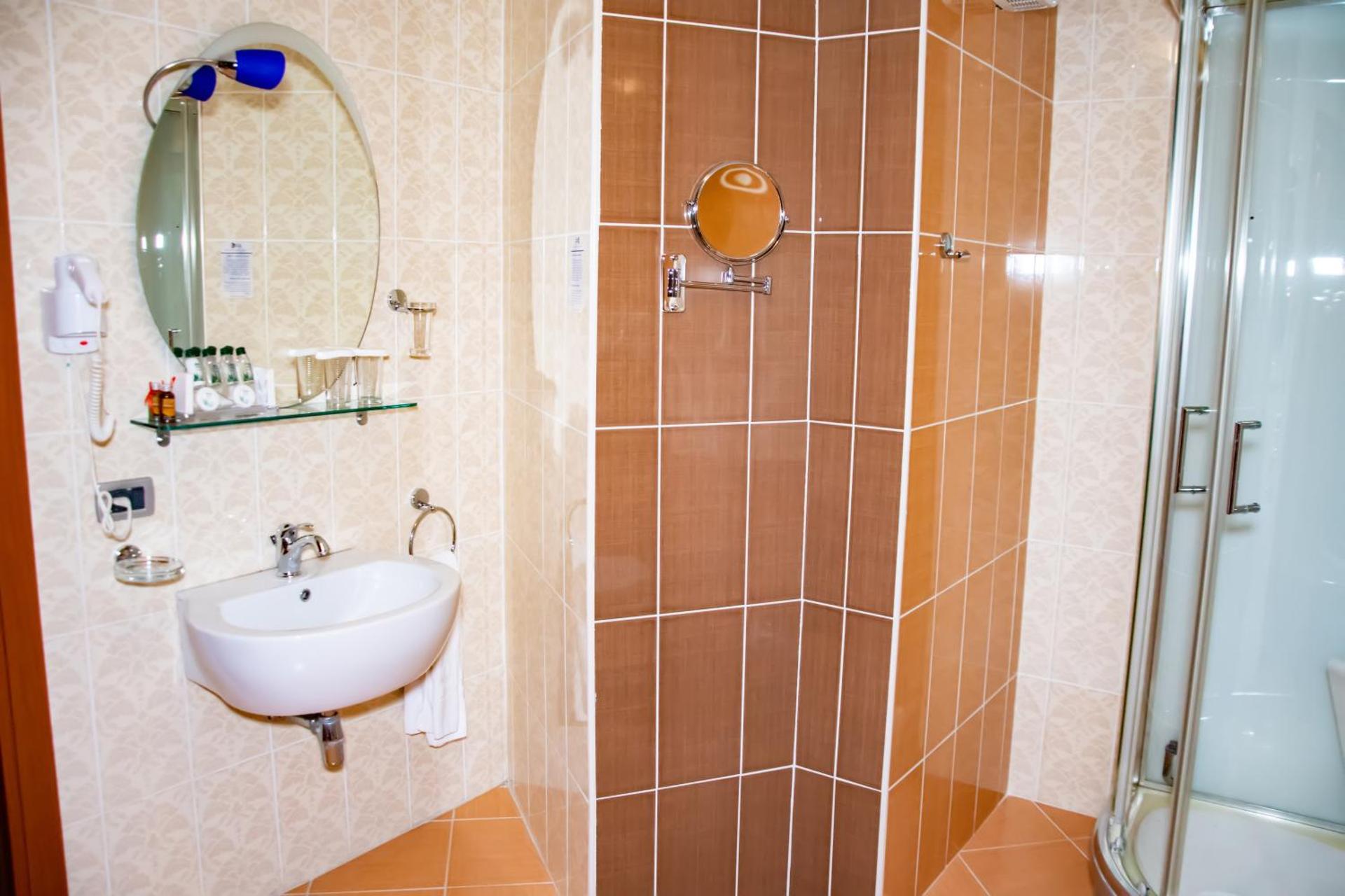 Hotel Airport Tirana - Photo 53